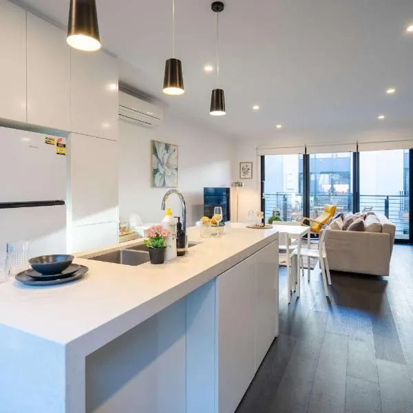 Modern 3-level Townhouse FreeParking, hotel en Melbourne