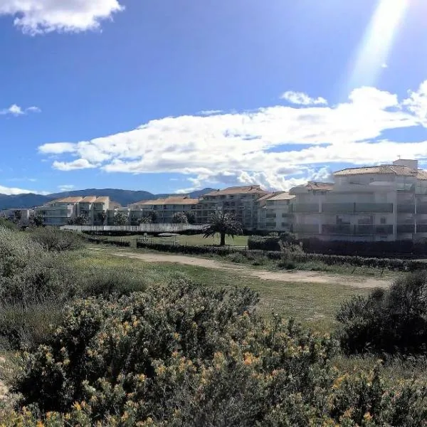 Résidence Les Goélettes, hotel v destinácii Saint-Cyprien-Plage