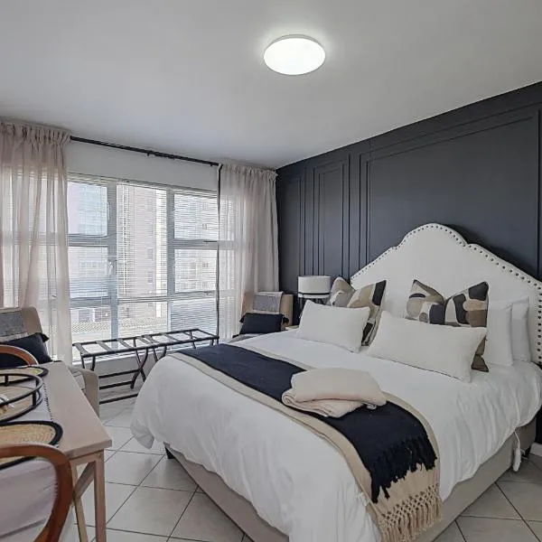 Seehuys Beachfront Studio Sea & Mountain Views, hotel in Bloubergstrand