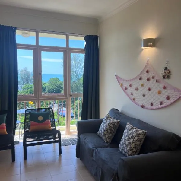 EE's Summer House - Homestay 3 min walk to beach, hotel in Batu Ferringhi