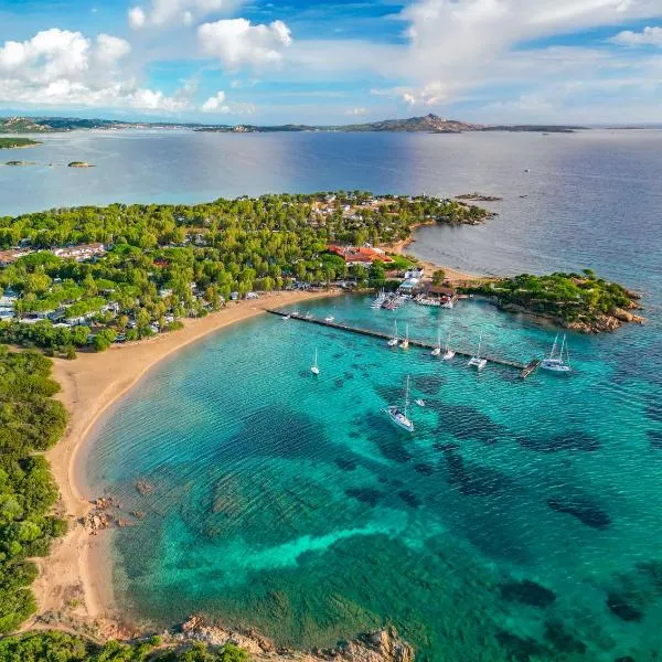 Centro Vacanze Isuledda, hotel en Cannigione
