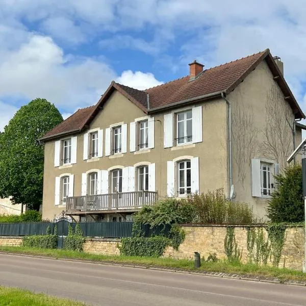 Le Chalet, hotel in Coulmier-le-Sec
