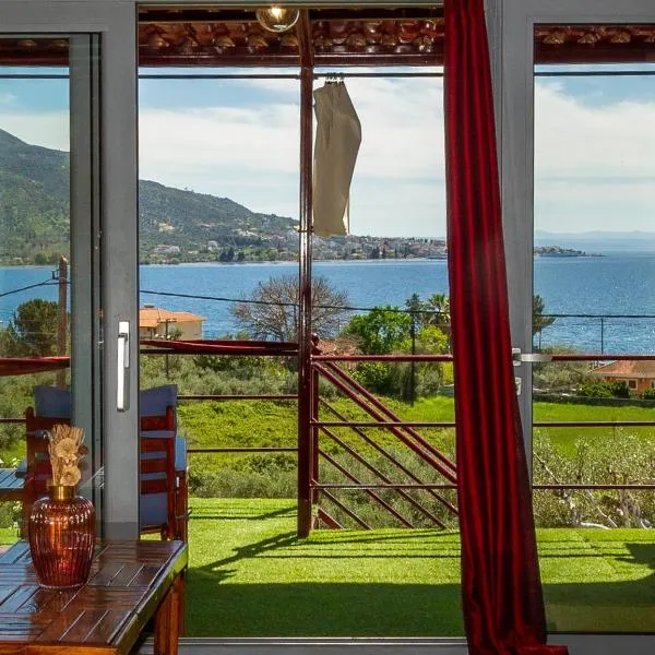 Cozy House with Amazing View and Unique Outdoor!, hotel v destinaci Loutra Edipsou