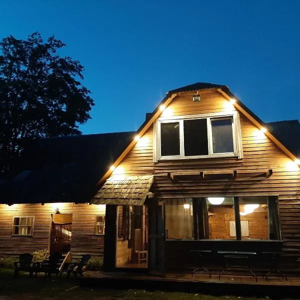 Holiday house Bajāru pirtiņa、Rucavaのホテル