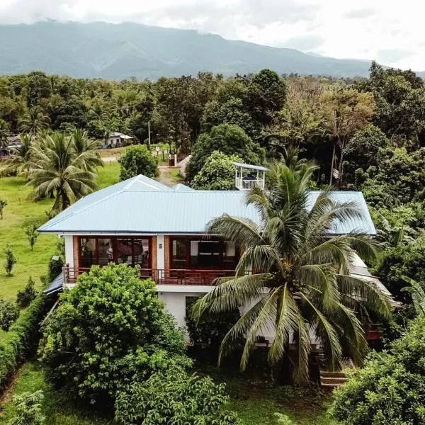 Paruparong Bughaw Ecofarm Resort, hotel v destinaci Quezon