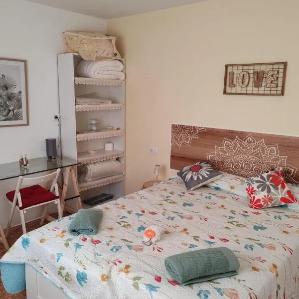 La casa de Marifé, a 15" de Sevilla y a 30" del aeropuerto, hotel em Villanueva del Ariscal