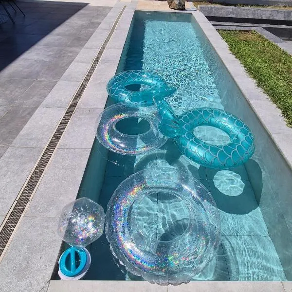 La Maisonette, hotel v destinaci Cireşu