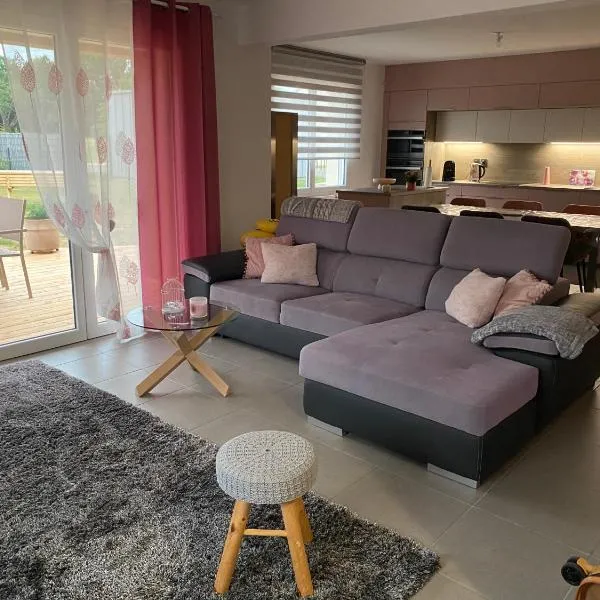 Maison récente à 15 minutes du circuit des 24 heures du Mans, hotel a Étival-lès-Le Mans