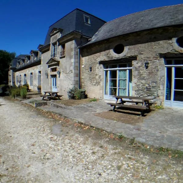 Le Crévy - Gîte La Calèche - 3 pers, hotel in La Chapelle-Caro