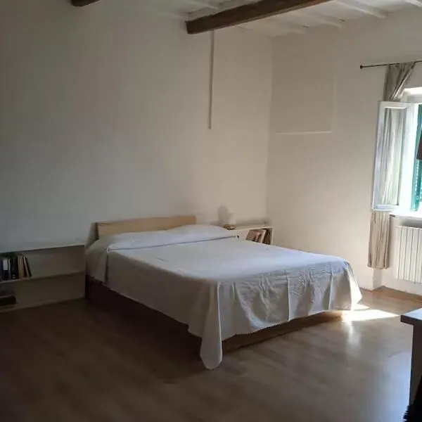 la Casa di Pomaia la Stanza Bianca, hotel in Pomaia