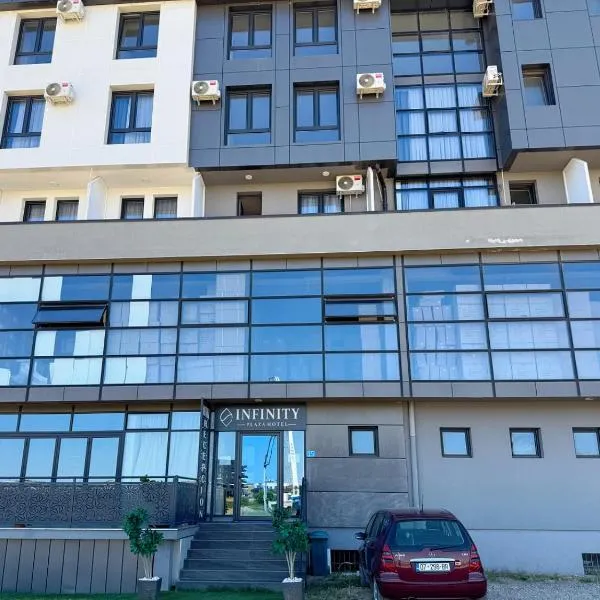 Infinity Plaza Hotel, hotel v destinaci Gjakove
