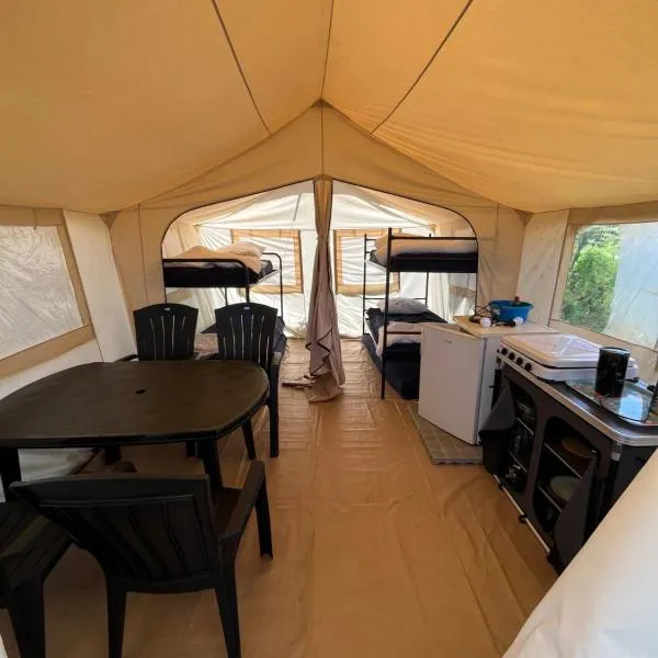 Ardennen Comfort tent Val de Wanne, khách sạn ở Trois-Ponts