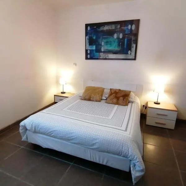 Appartement 39 m2 Wifi parking gratuit proche Pont du Gard, hotel em Remoulins