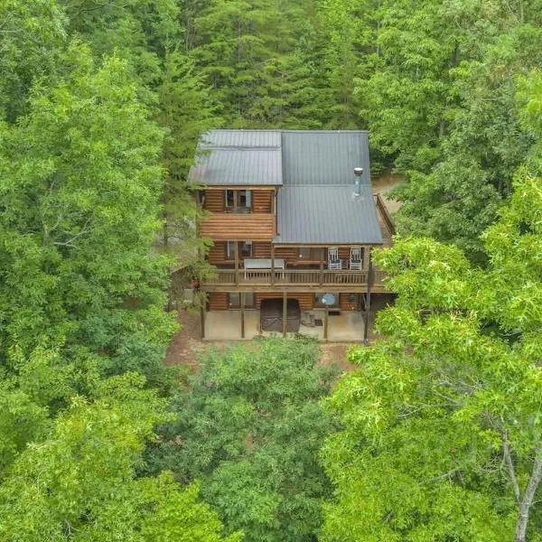 Blue Ridge Cabin in the Woods With Hot Tub, hotel u gradu 'Blue Ridge'