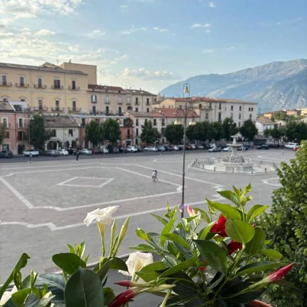 Piazza Maggiore, hotel in Sulmona