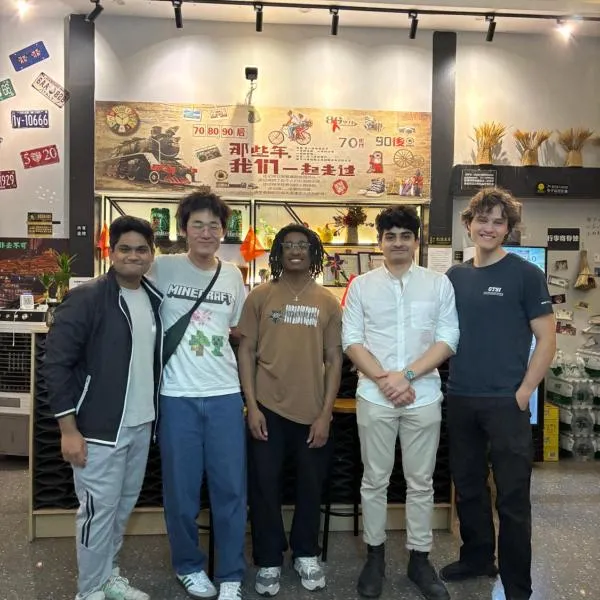 Riverside International Youth Hostel阅江老院青年旅舍, hotel v destinaci Čchung-čching