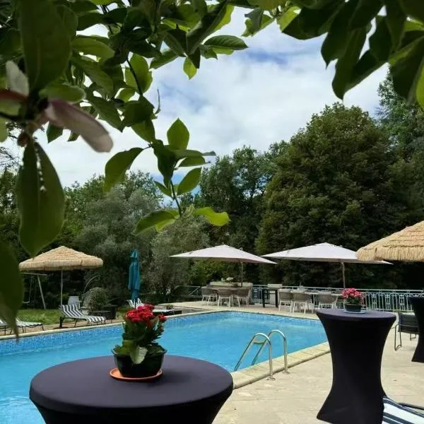 Bordeaux Castle natural No2, Hotel in Quinsac