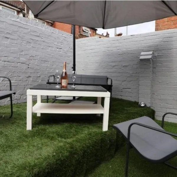 Anfield Stadium House - Free Parking, hotel a Liverpool