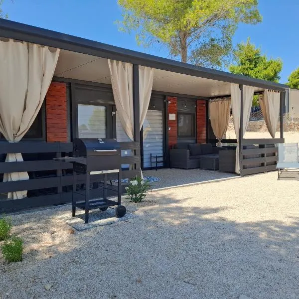 Luna Mobilehomes, готель у місті Драге