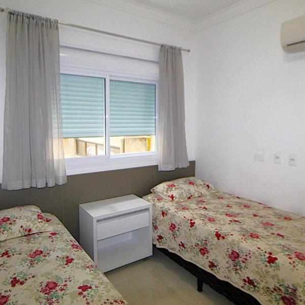 1043 Apartamento a 50 mts da Praia de Bombinhas - Foto 2