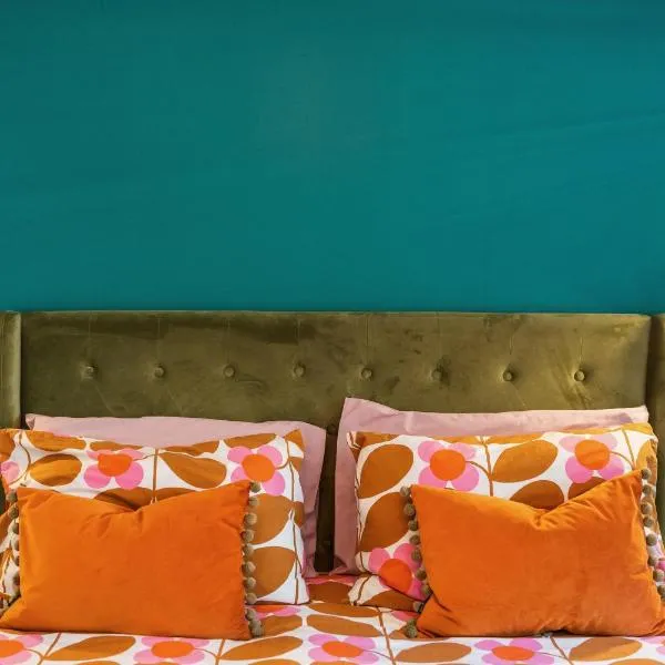 Tiny House with Parking & Patio by Cool Bloo, hotel v destinaci Brighton & Hove