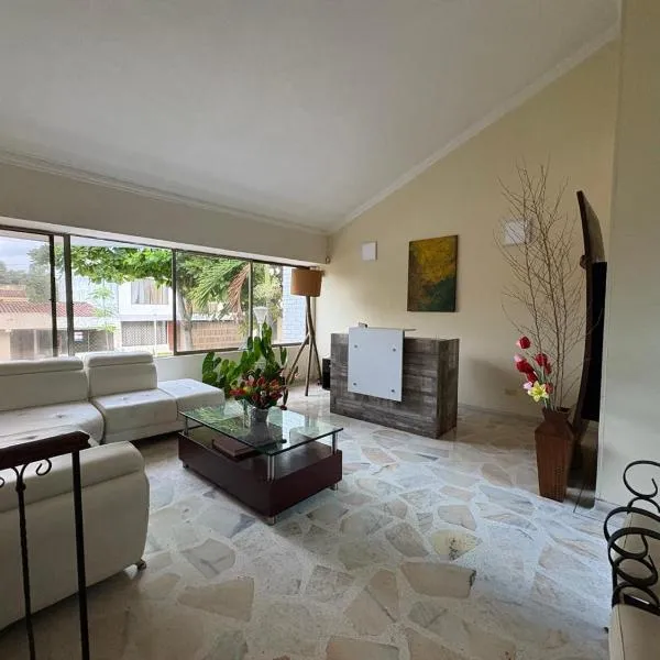 Casa Jardin del Lago, hotel in Cali