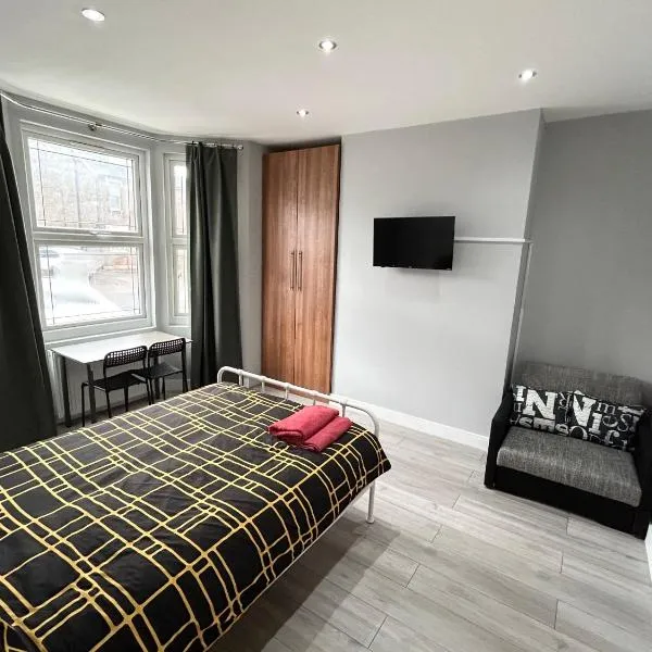 One Bedroom Apartment Near Heathrow Airport & London, hotel in Hayes