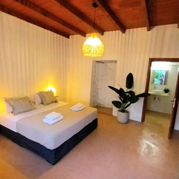 Amazing Experience in Cyclades, hotel in Adamas