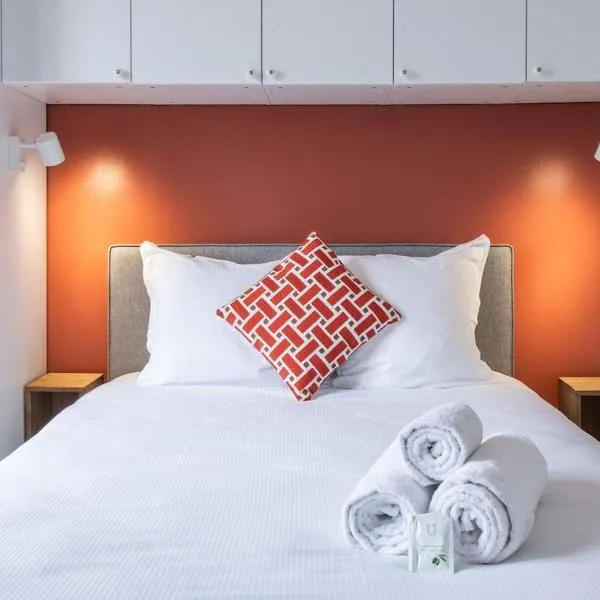 Élégance Parisienne, à Deux Pas de la Capitale, hotel in Issy-les-Moulineaux