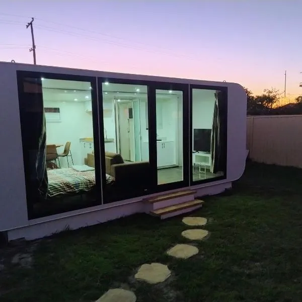 Cozy Beachside Studio, ξενοδοχείο σε Buddina