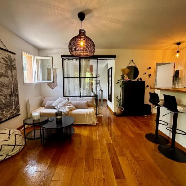 Bel Appartement à La Valette du var, hotel in La Valette-du-Var