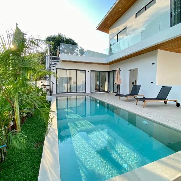 Kohkohnut villa 3BR Villa with Private Pool in Bophut Near Fisherman, hotel in Amphoe Koh Samui