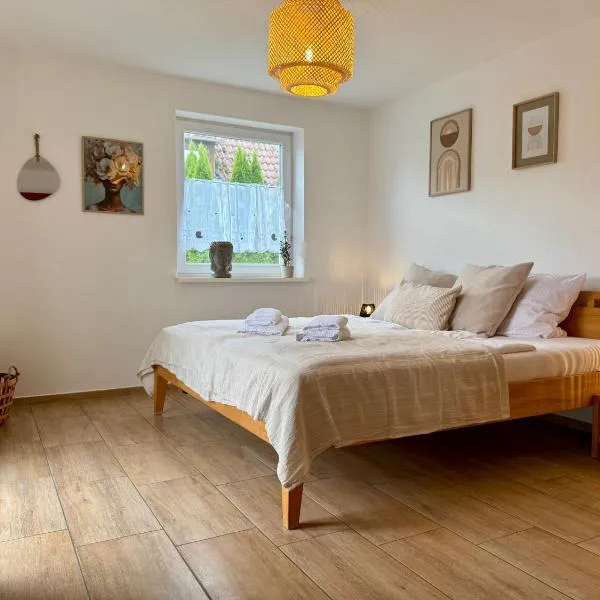 ZK Living Ferienwohnung EG, hotel Kleinkötzben