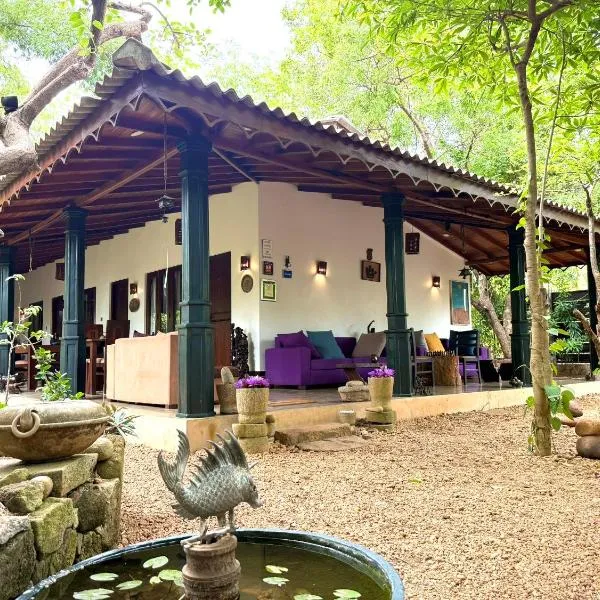 The Green Edge, hotel v Dambulle