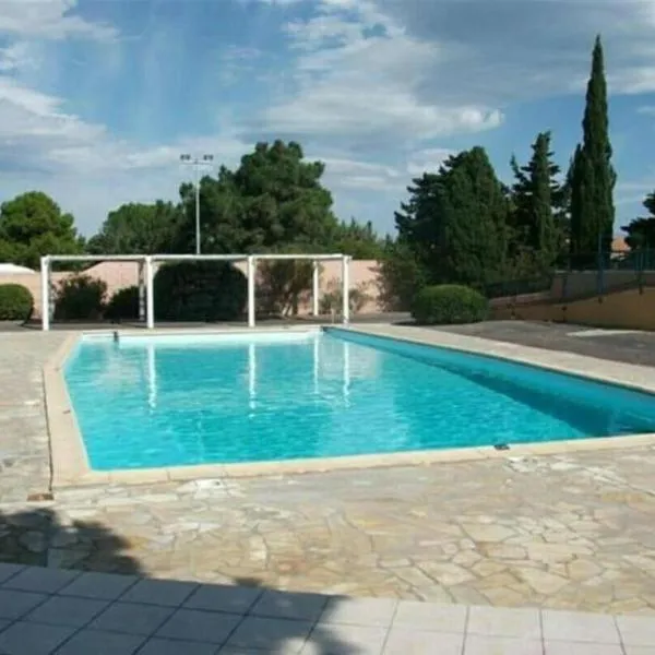 Escapade Parfaite Terrasse ensoleillée Piscine & Parking, מלון בFitou
