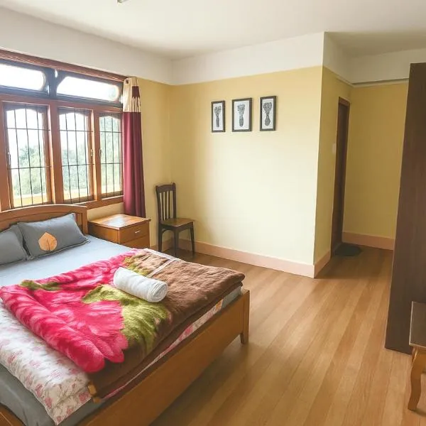 Holiday hills homestay, hotel in Bomdila
