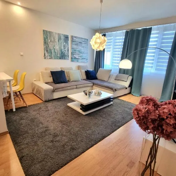 Apartment Banska - City Centre & Private Parking, hotel in Banská Bystrica