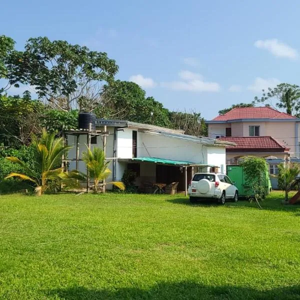 Villa 1200m2 de jardin "100m plage", ξενοδοχείο σε Kribi