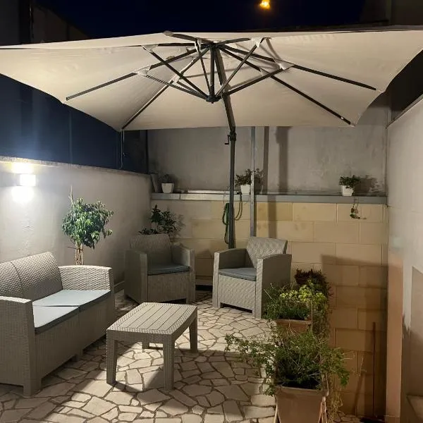 Casa Ludogiú, hotel in Scorrano