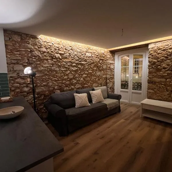 the writer's neighbor I, hotel in Vila Franca de Xira