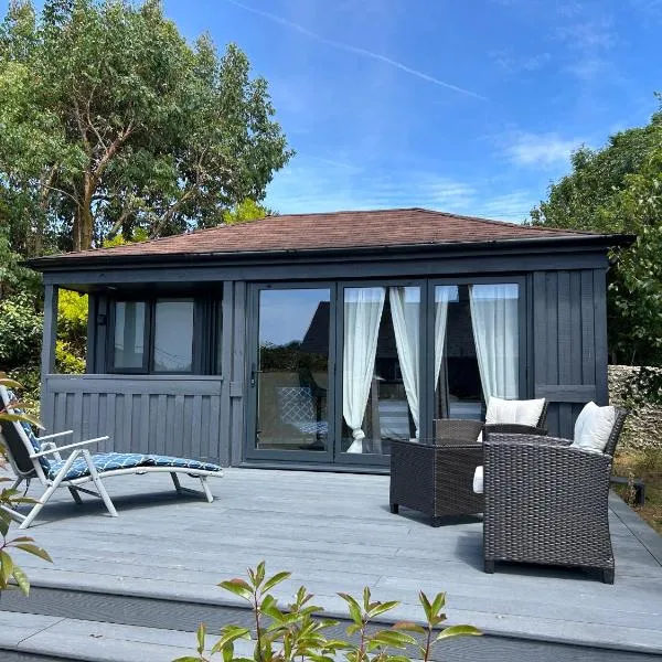 Stylish Cabin in East Sussex near Newhaven ferry, hotel in Newhaven