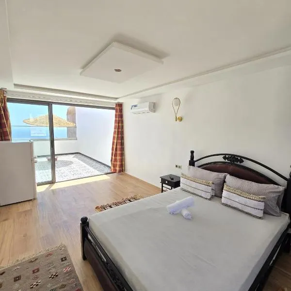 Openwaves surf house，位于阿加迪尔的酒店