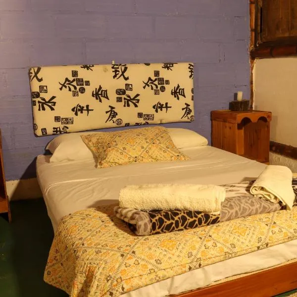 Habitación de pareja con desayuno incluido y acceso al rio, hotel in San Carlos