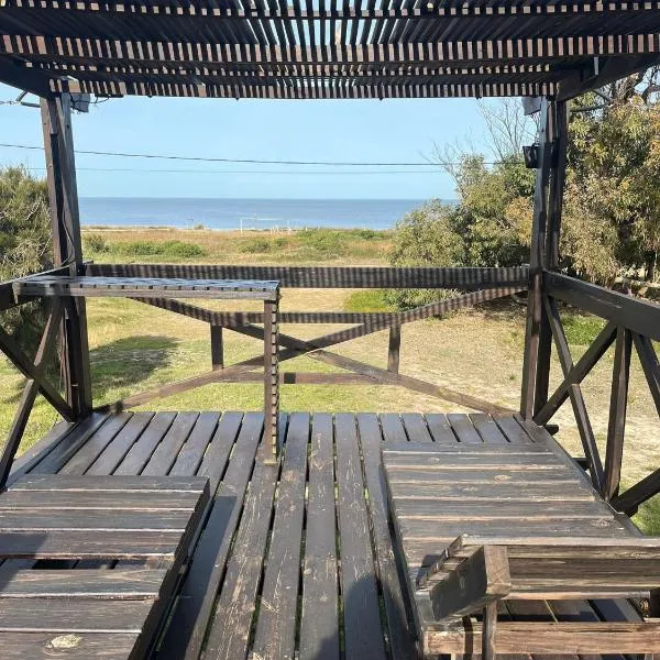 Enfrente a la playa Casa totalmente equipada en un lugar único, hotel in Balneario Argentino