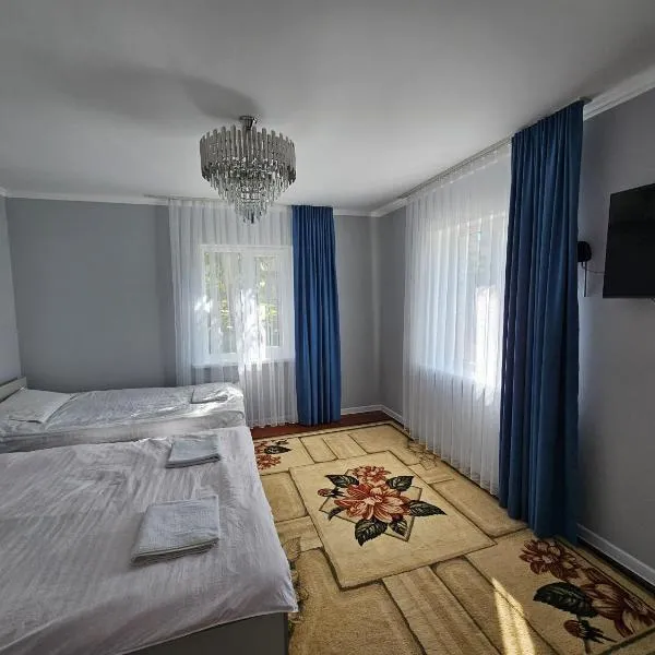 Близняшки, hotel in Kaji-Say