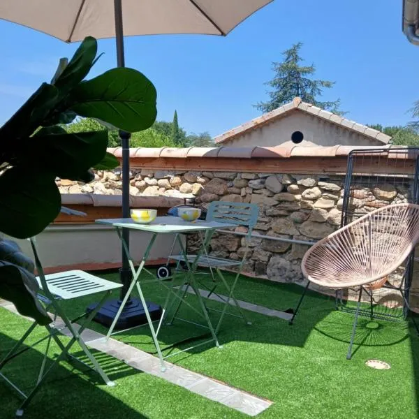 La Dolce Vita Clim et Jardin, hotel in Saint-Privat