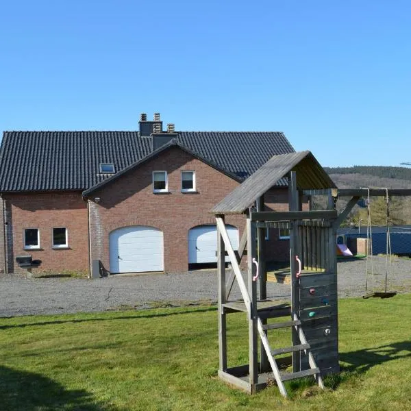Grand gîte calme à proximité du circuit de Spa-Francorchamps - Gîte la Bruyère, khách sạn ở Stavelot