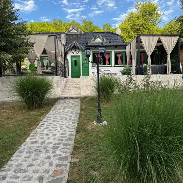 Stonehouse 052, hotel in Prijedor