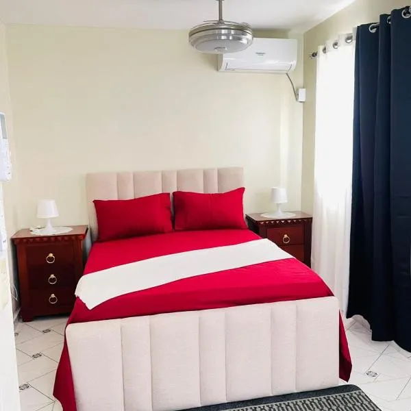 SANTIAGO CONFORT SUITe 2，聖地亞哥洛斯卡巴的飯店