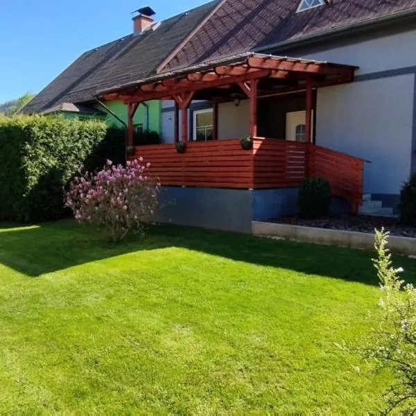 Apartmán pod lesem, hotel in Hrádek